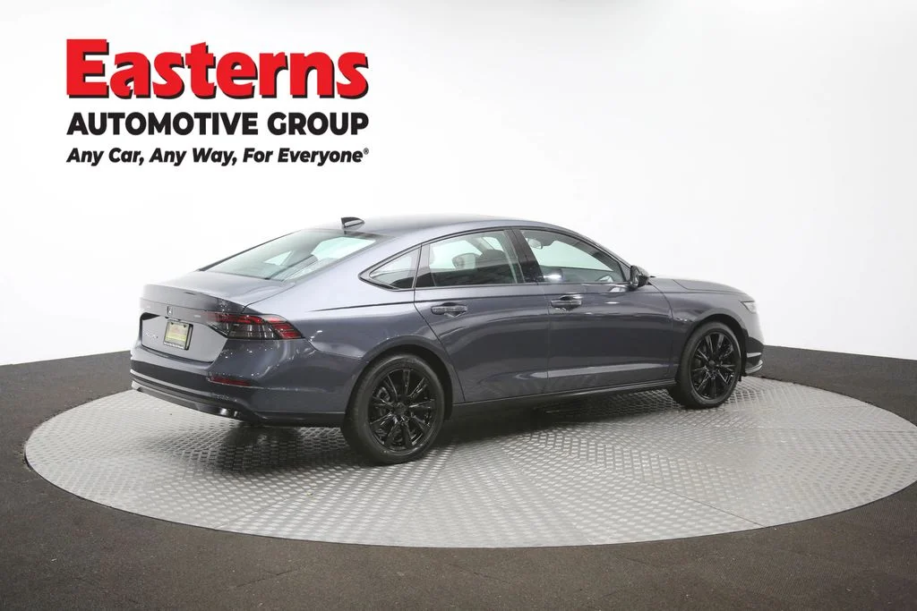 Used 2025 Gray Honda SE image 42