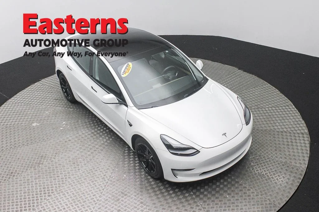 Used 2023 White Tesla Base image 3
