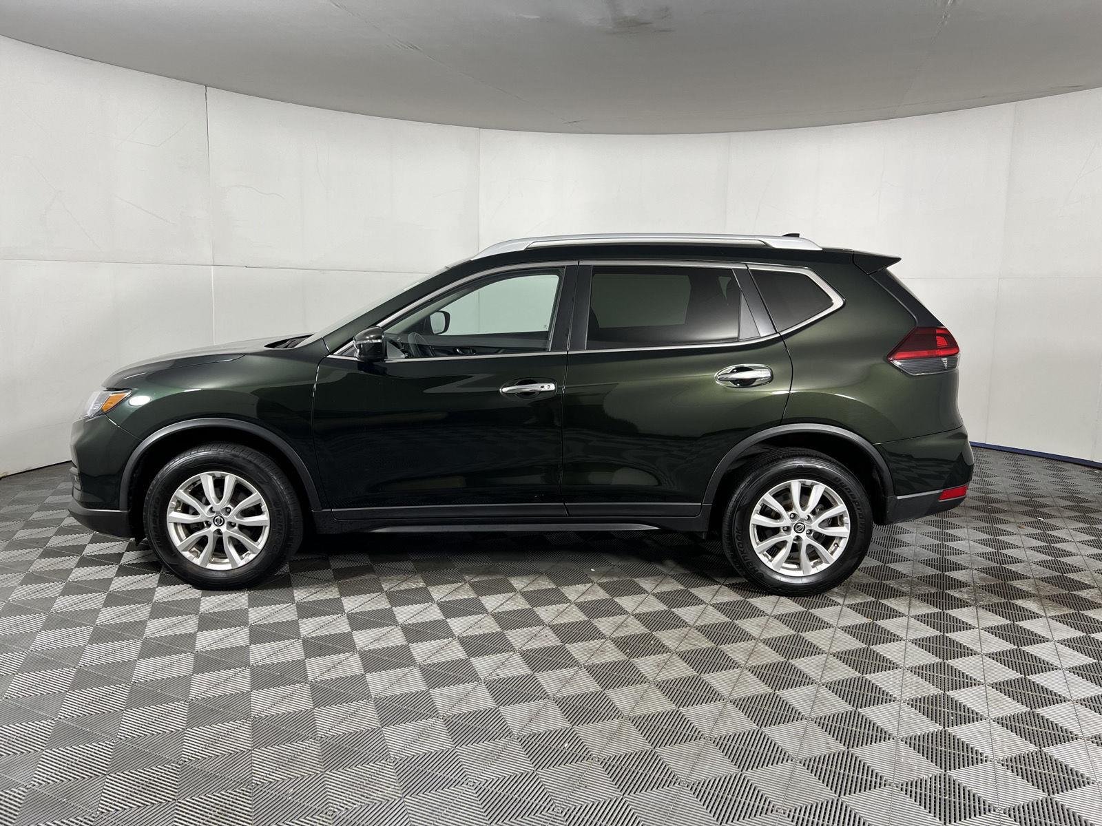 Used 2020 Midnight Pine Metallic Nissan SV image 33