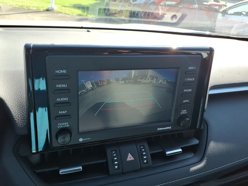 Used 2021 Blizzard Pearl Toyota XLE Premium image 19