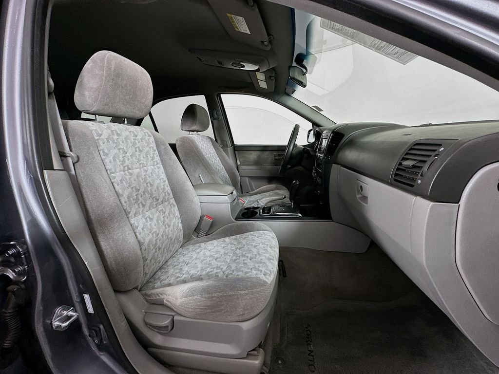Used 2008 Alpine Gray Kia LX image 25