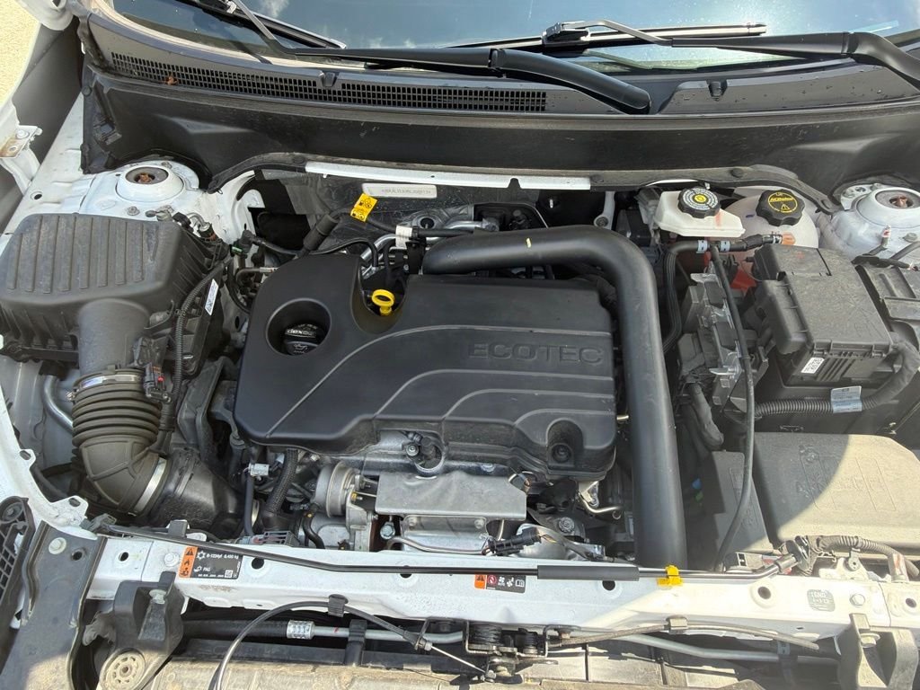 Used 2024 White GMC SLT image 21