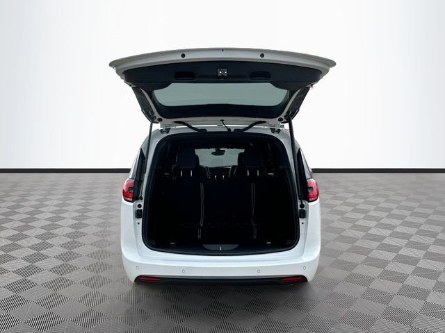 2026 Chrysler Pacifica Select - Photo 29
