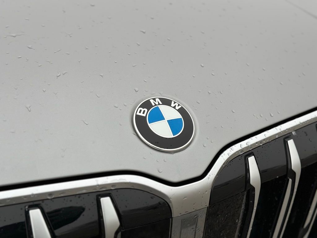 New 2026 Space Silver Metallic BMW xDrive28i image 11