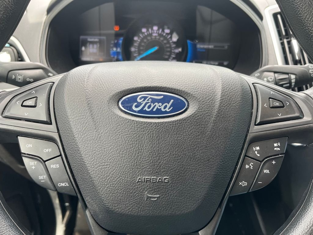 Used 2022 Iconic Silver Metallic Ford SE image 8