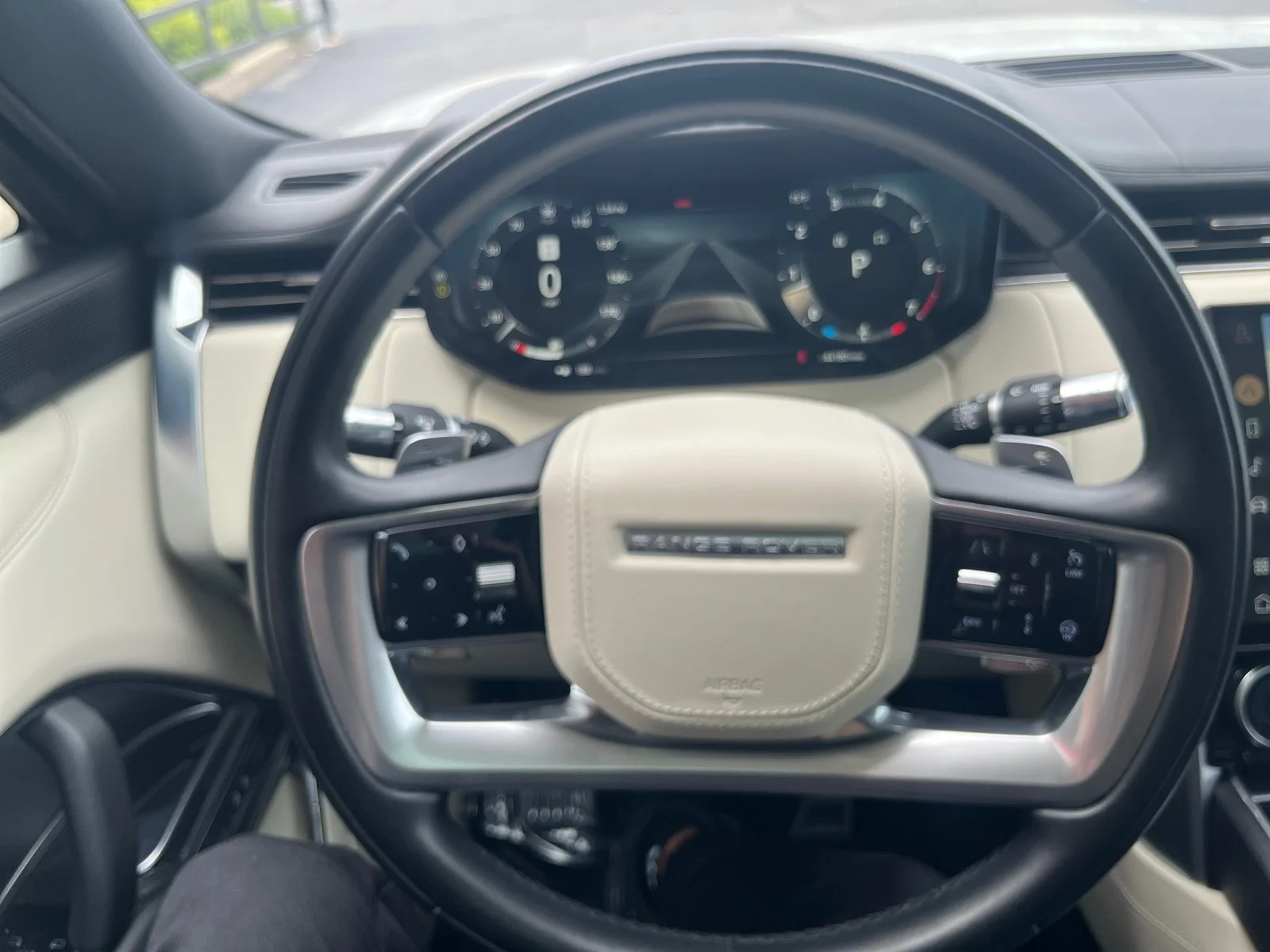 Used 2022 Fuji White Land Rover SE AWD image 27