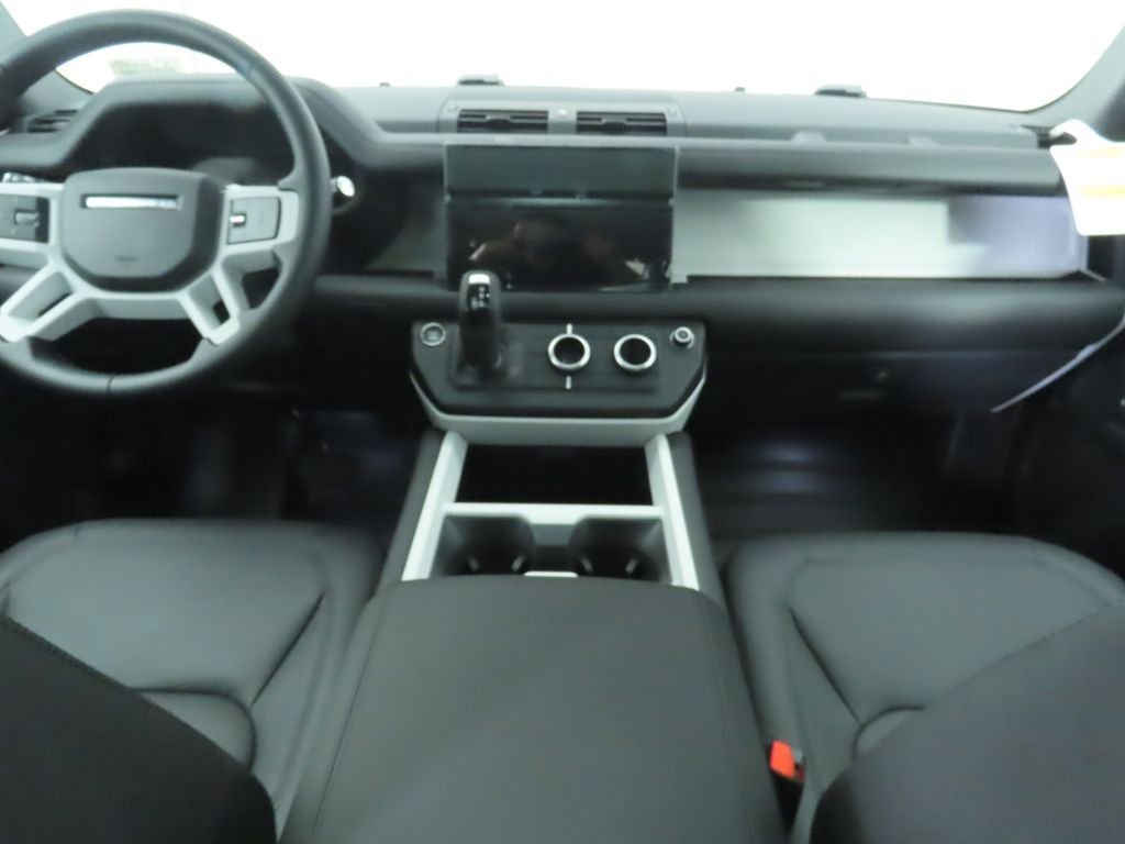Used 2025 Carpathian Grey Prem Met Land Rover S image 14
