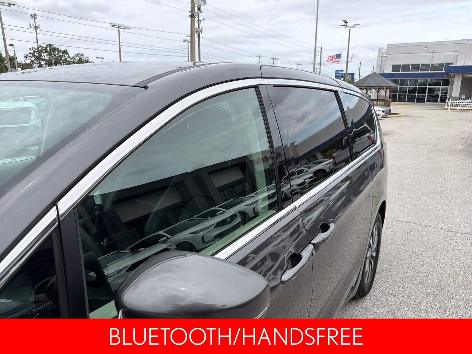 Used 2023 Crystal Metallic Chrysler Touring L image 13