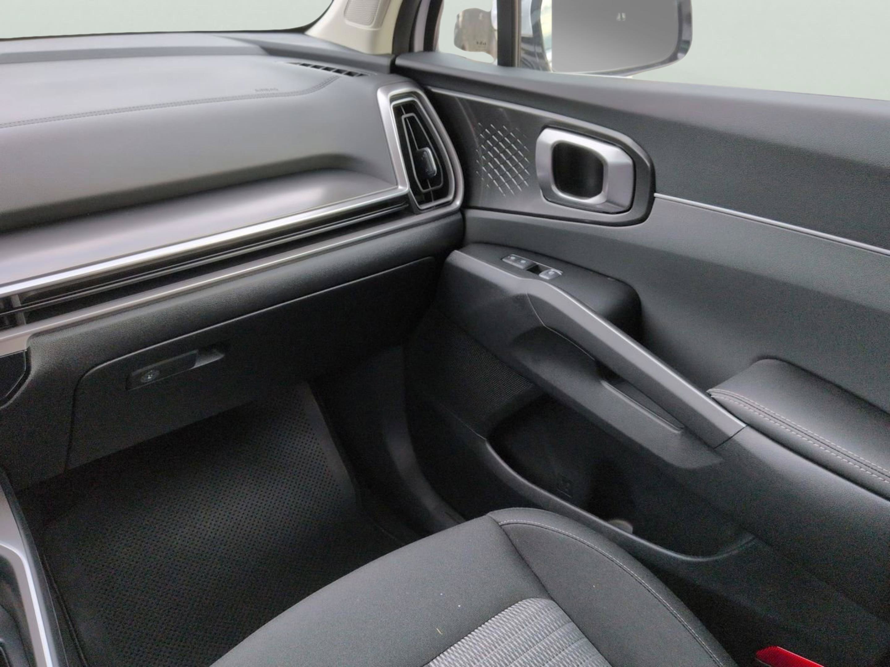 New 2026 Glacial White Pearl Kia LX image 14