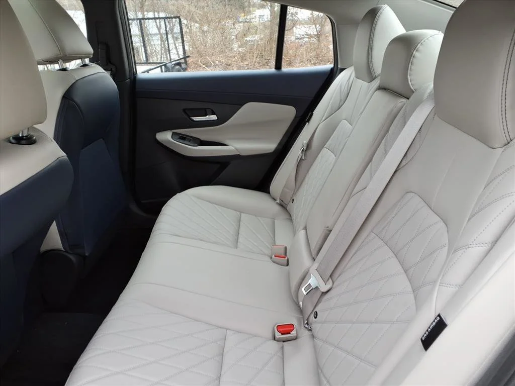 2026 Nissan Sentra SL - Photo 6