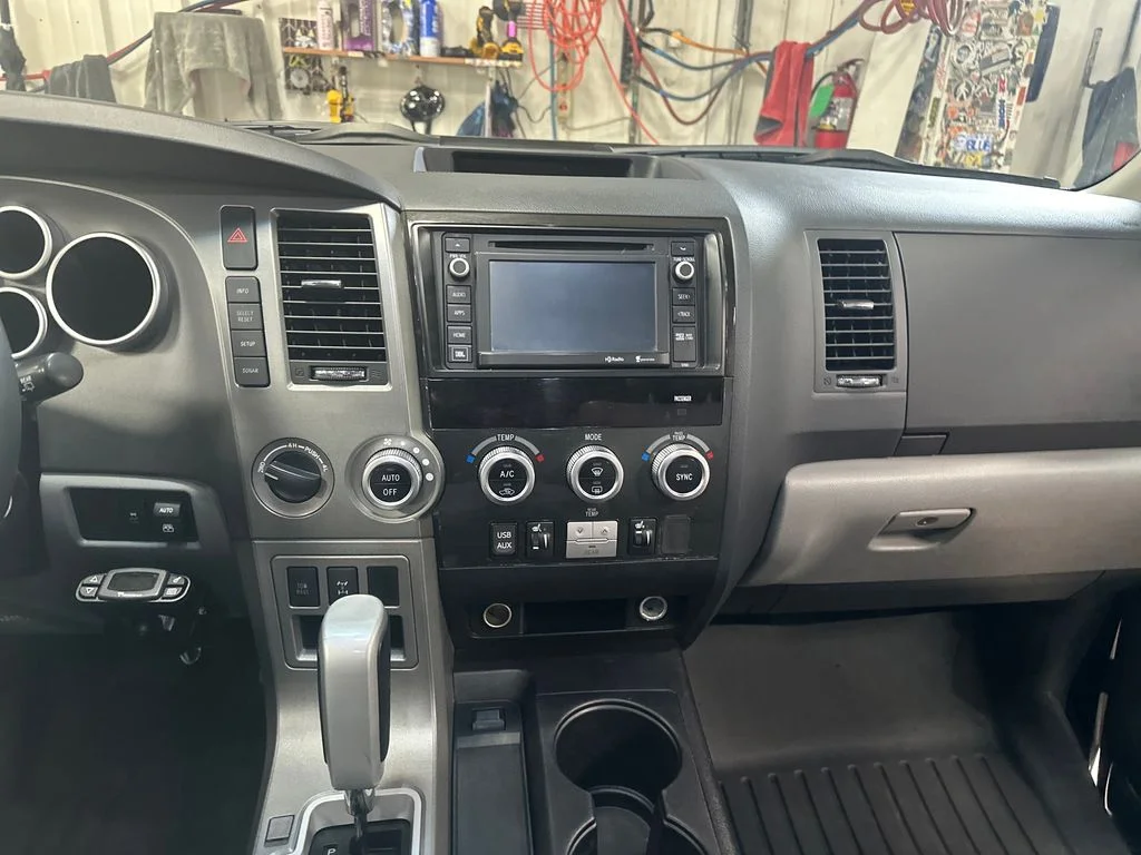 Used 2014 Black Toyota Limited image 19