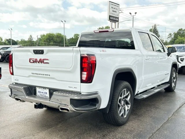 Used 2022 Summit White GMC SLE image 12