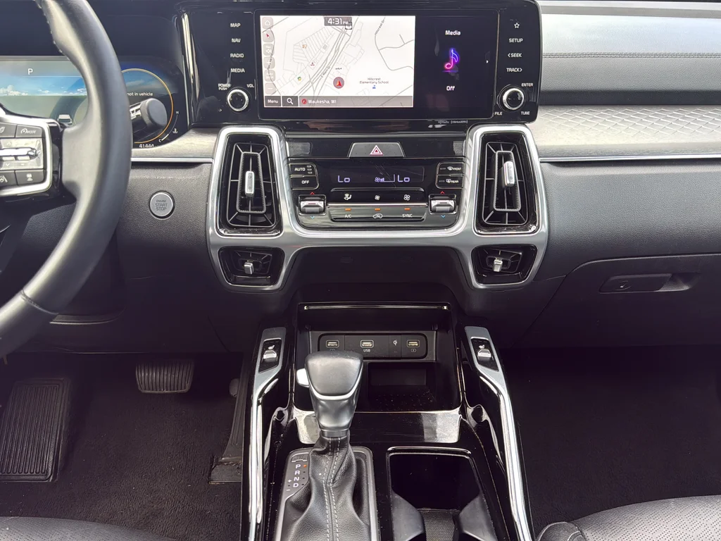 Used 2023 Gray Kia SX image 19