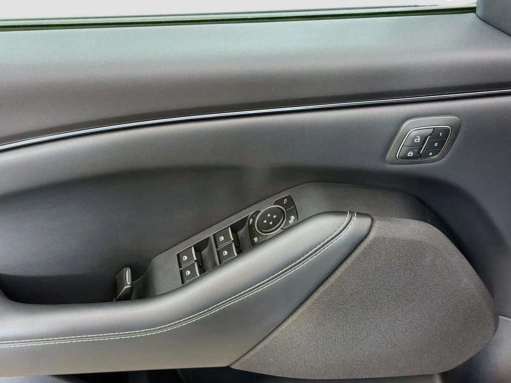 Used 2022 Ice Blue Ford Select image 30