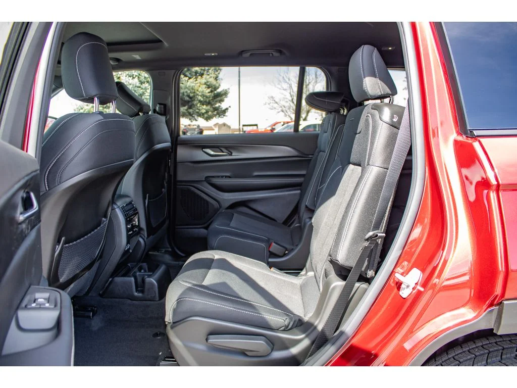 New 2026 Velvet Red Pearlcoat Jeep Laredo X image 38