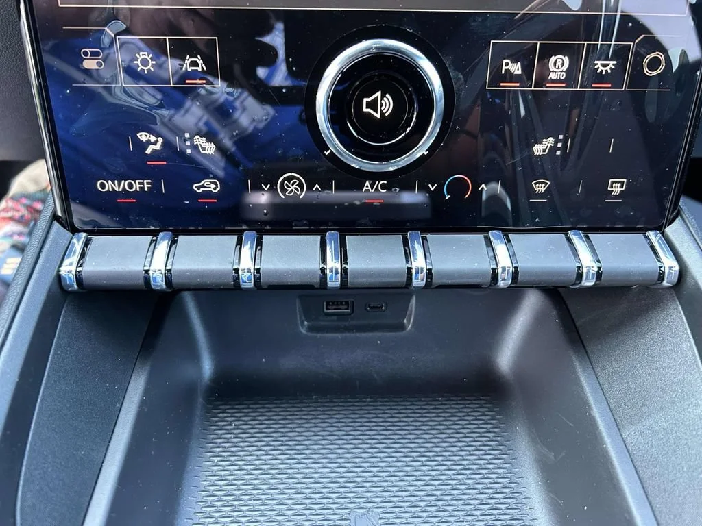 New 2027 Sterling Metallic GMC Elevation image 21