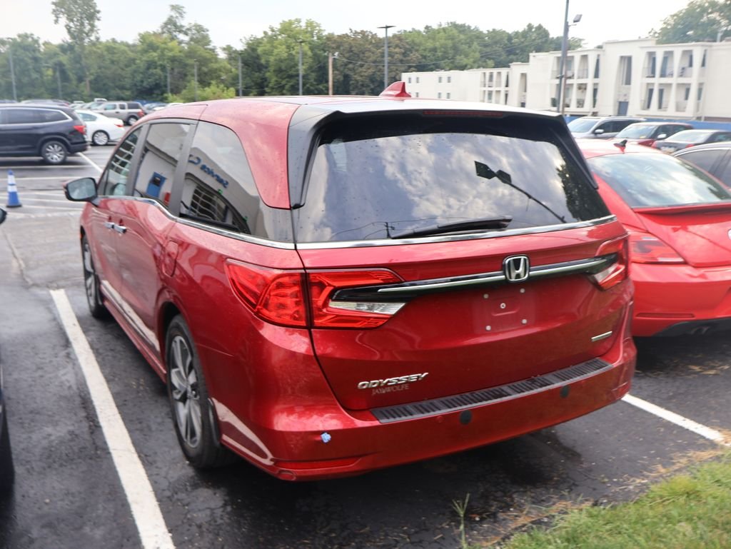 Used 2023 Red Honda Touring image 5