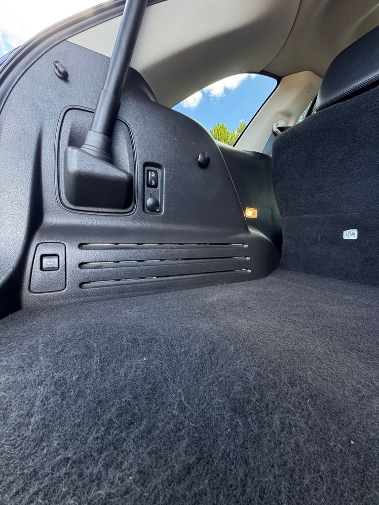 Used 2014 Blue Metallic Ford SEL image 11