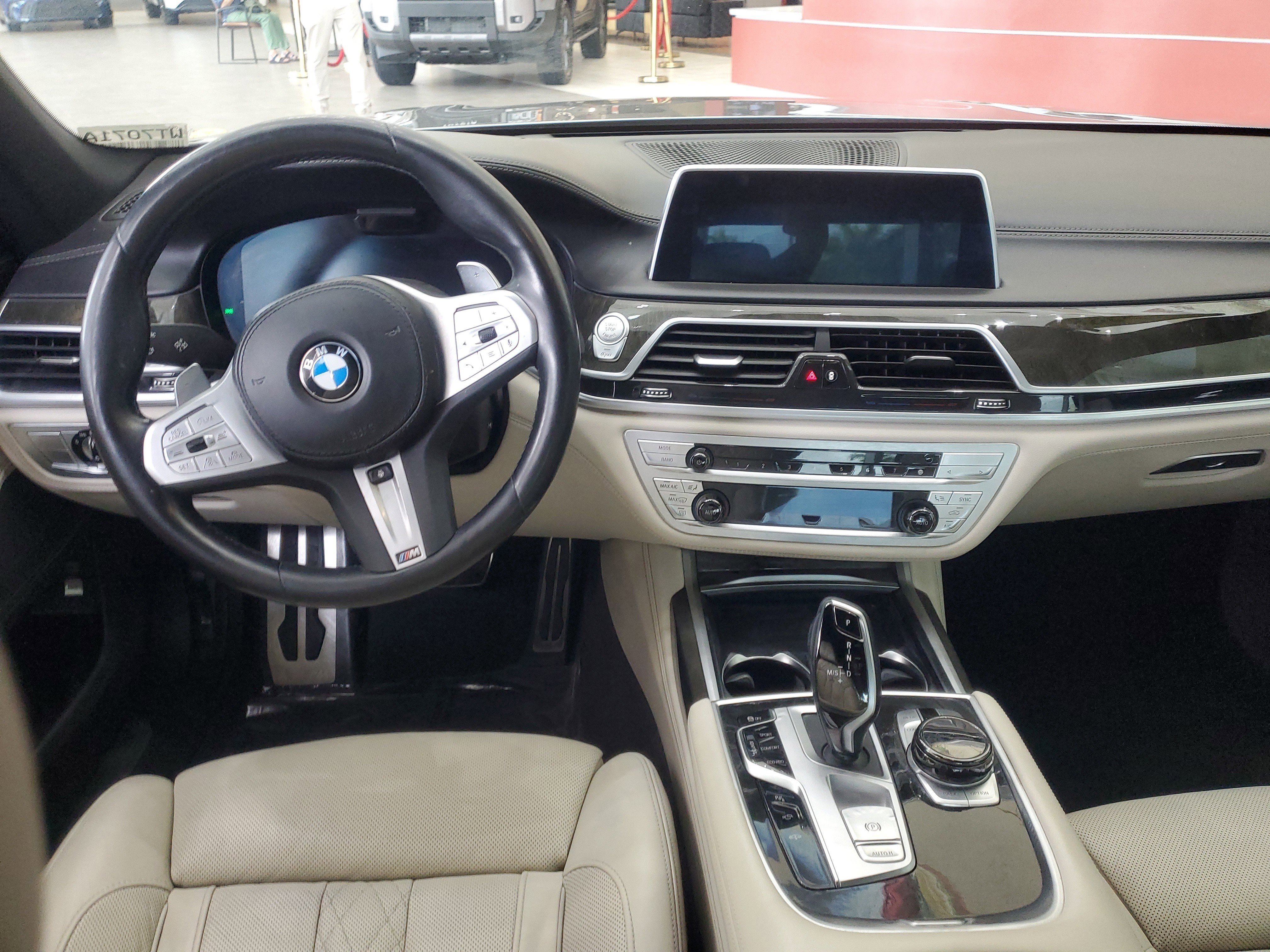 Used 2022 Donington Gray Metallic BMW 750i xDrive image 8
