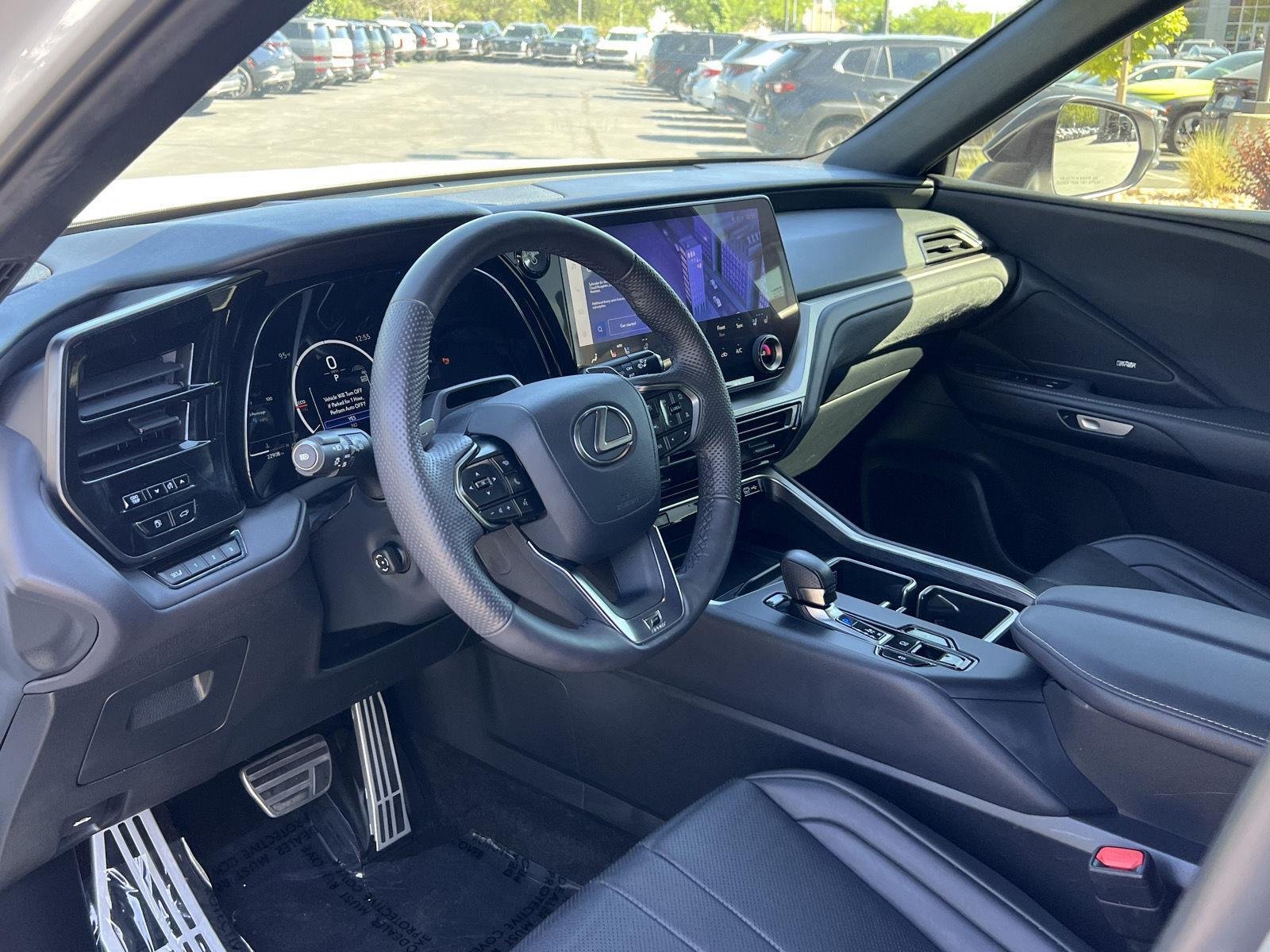 Used 2024 Wind Chill Pearl Lexus TX 500h F SPORT Premium image 28