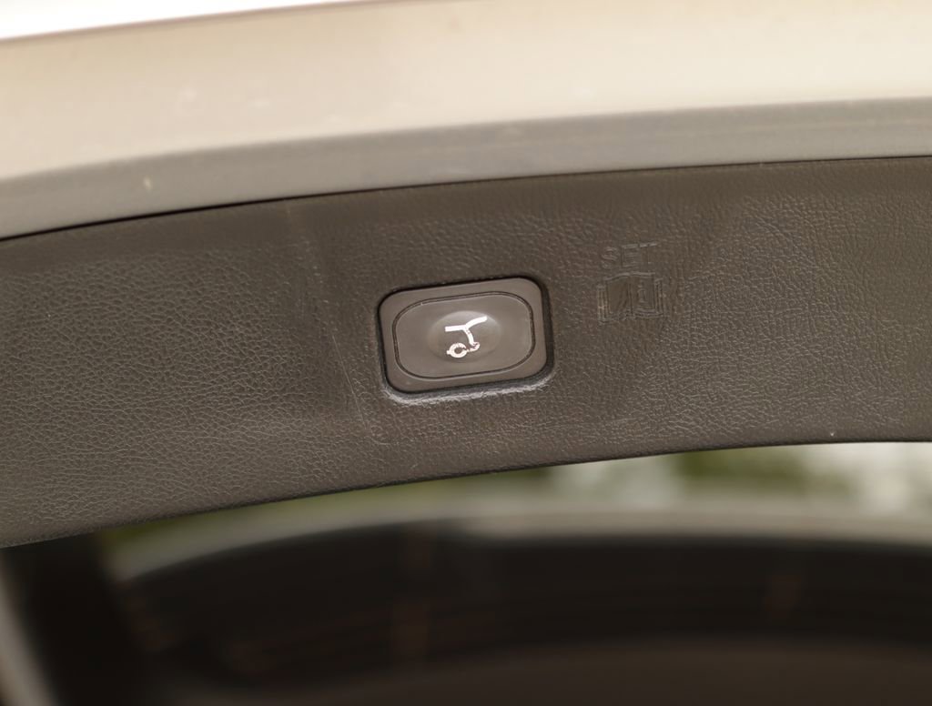 Used 2022 Silver Ford ST-Line image 27
