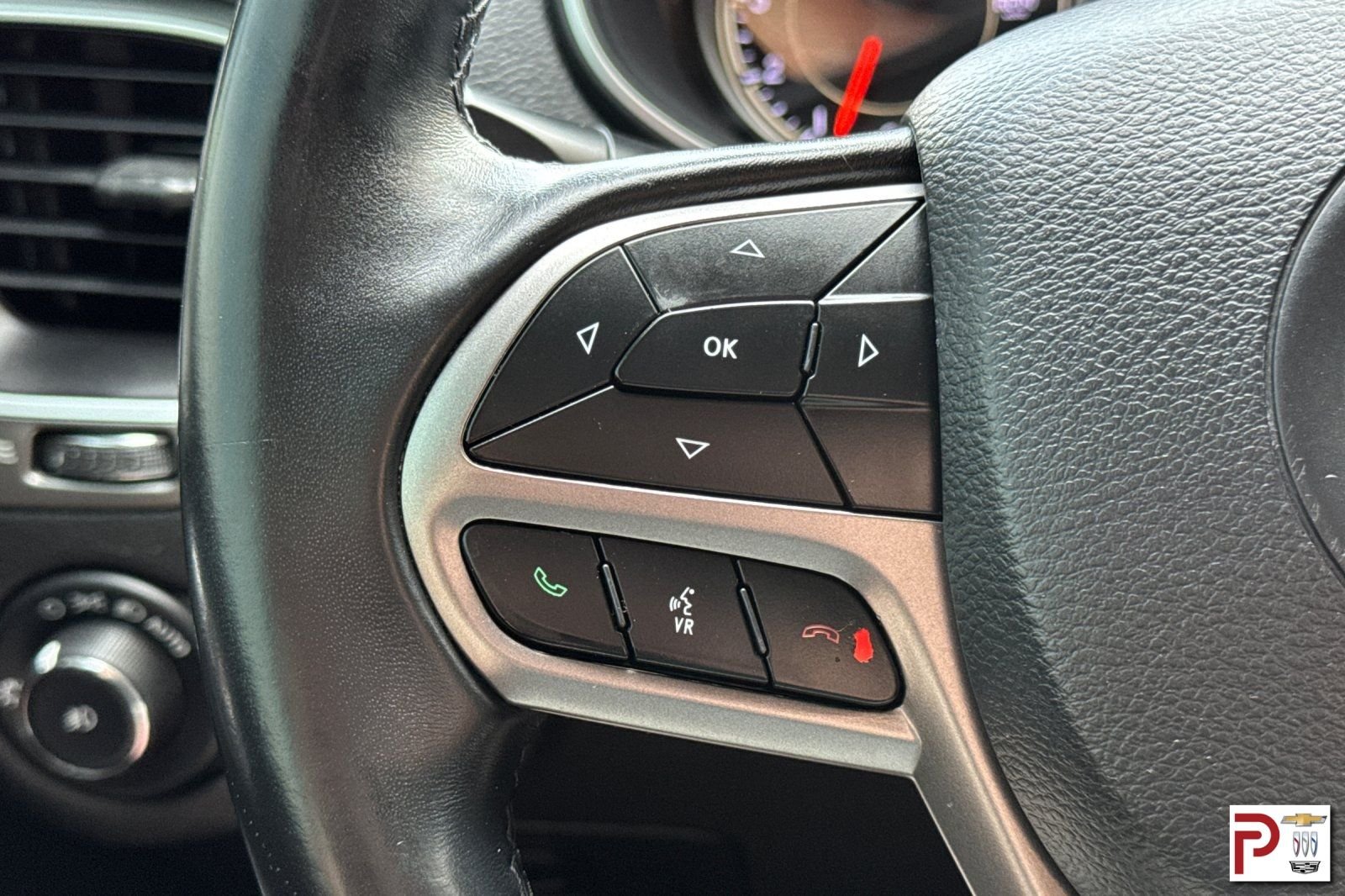 Used 2019 Gray Jeep Latitude Plus image 27