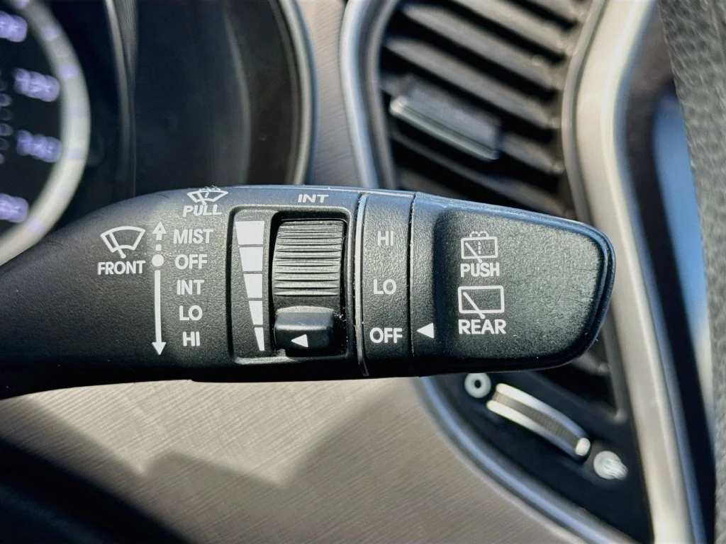 Used 2017 White Hyundai SE image 13