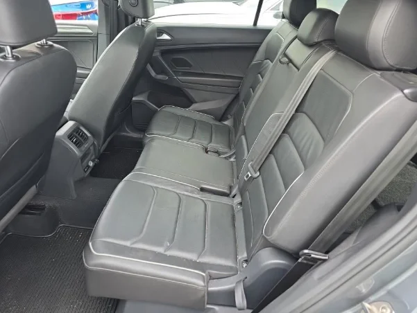 Used 2020 Gray Volkswagen 2.0T SEL Premium R-Line image 8