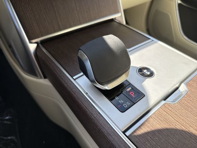 New 2026 Fuji White Land Rover SE image 18