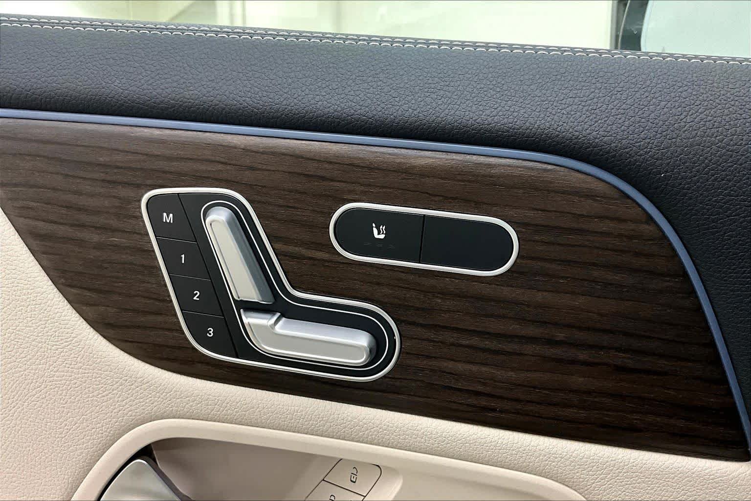 New 2026 Polar White Mercedes-Benz GLA 250 image 19