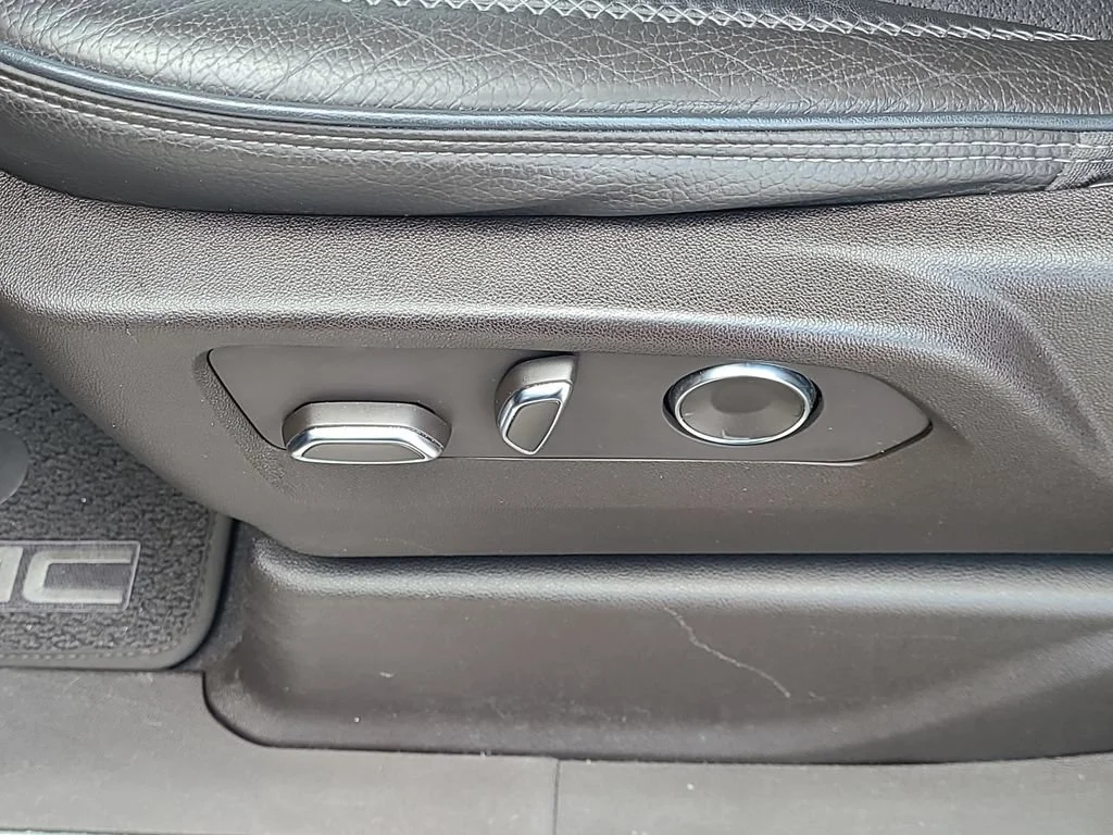 Used 2021 SATIN STEEL METALLIC GMC Denali image 16