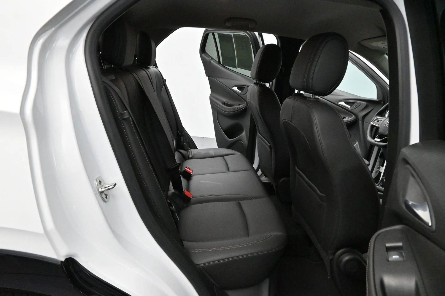 Used 2024  Buick Sport Touring image 27