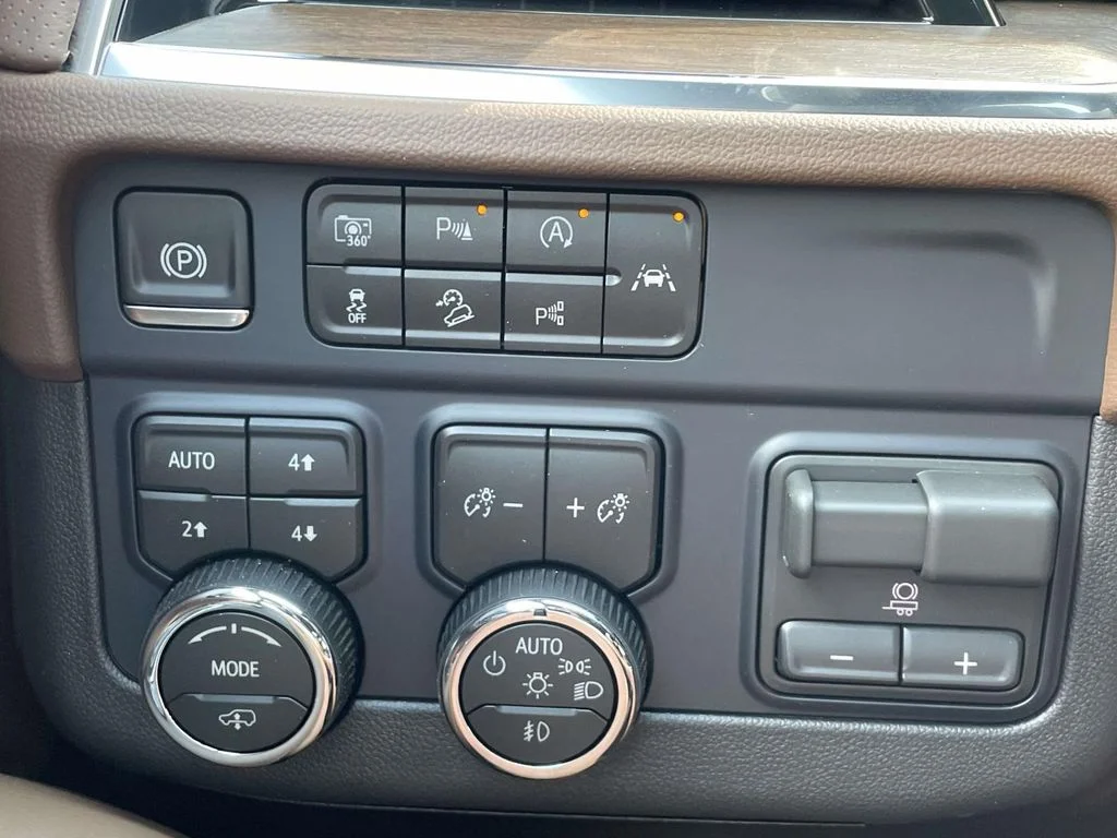 New 2026 Sterling Gray Metallic Chevrolet High Country image 28