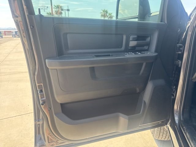 2025 RAM 3500 Chassis Tradesman - Photo 17