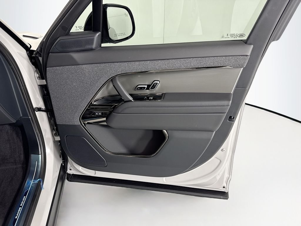 New 2026 Borasco Grey Land Rover Dynamic SE image 27