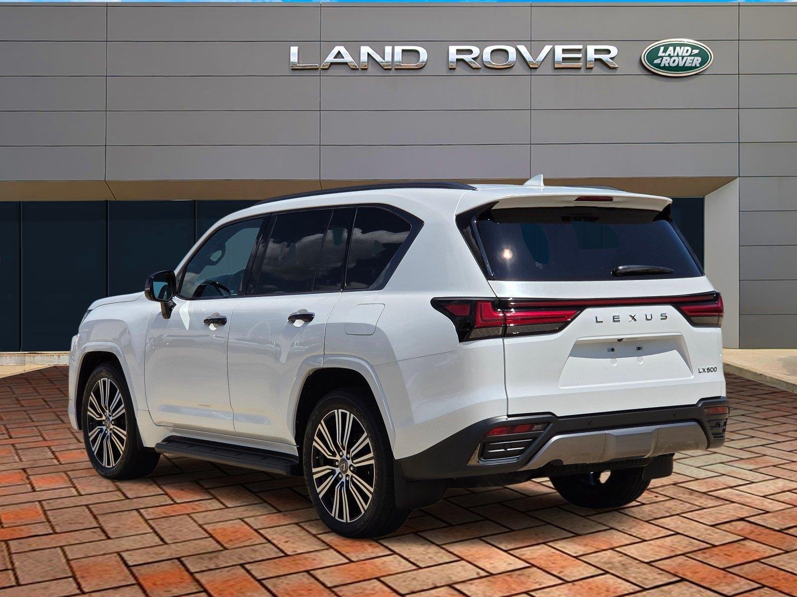 Used 2023 Eminent White Pearl Lexus LX 600 Luxury image 6