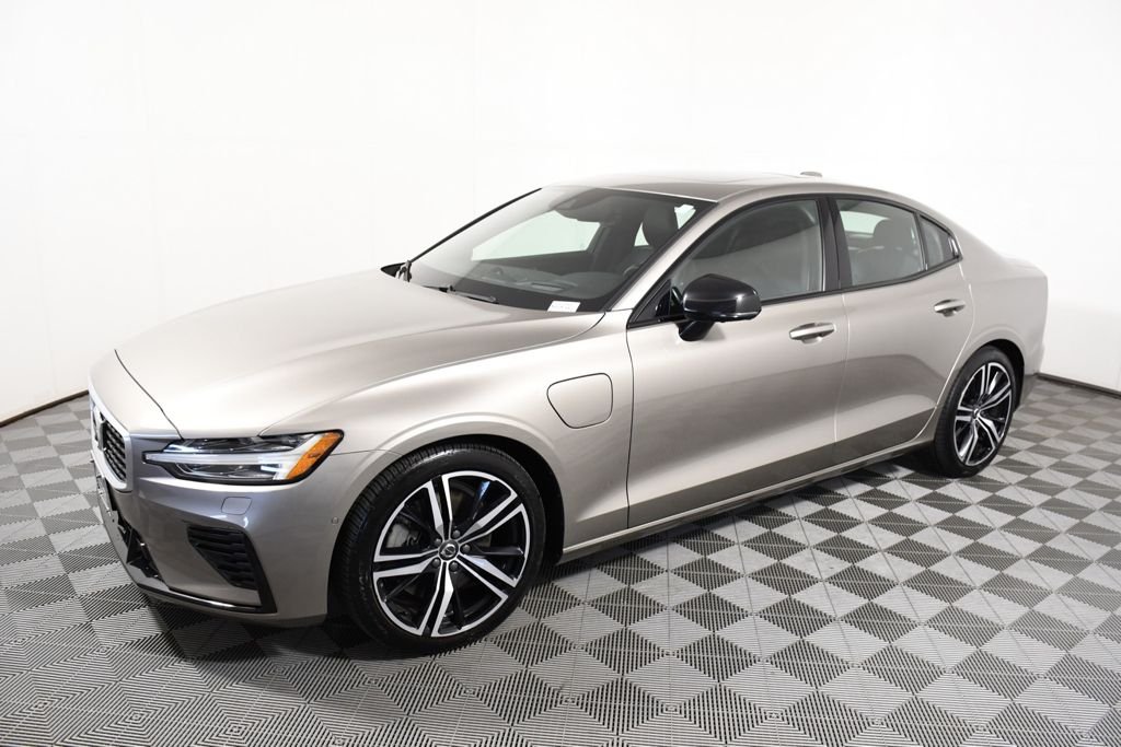 Used 2019 Volvo S60 R-Design with VIN 7JRBR0FM1KG014722 for sale in Richfield, Minnesota