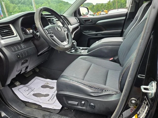 Used 2015 Black Toyota LE Plus V6 image 10