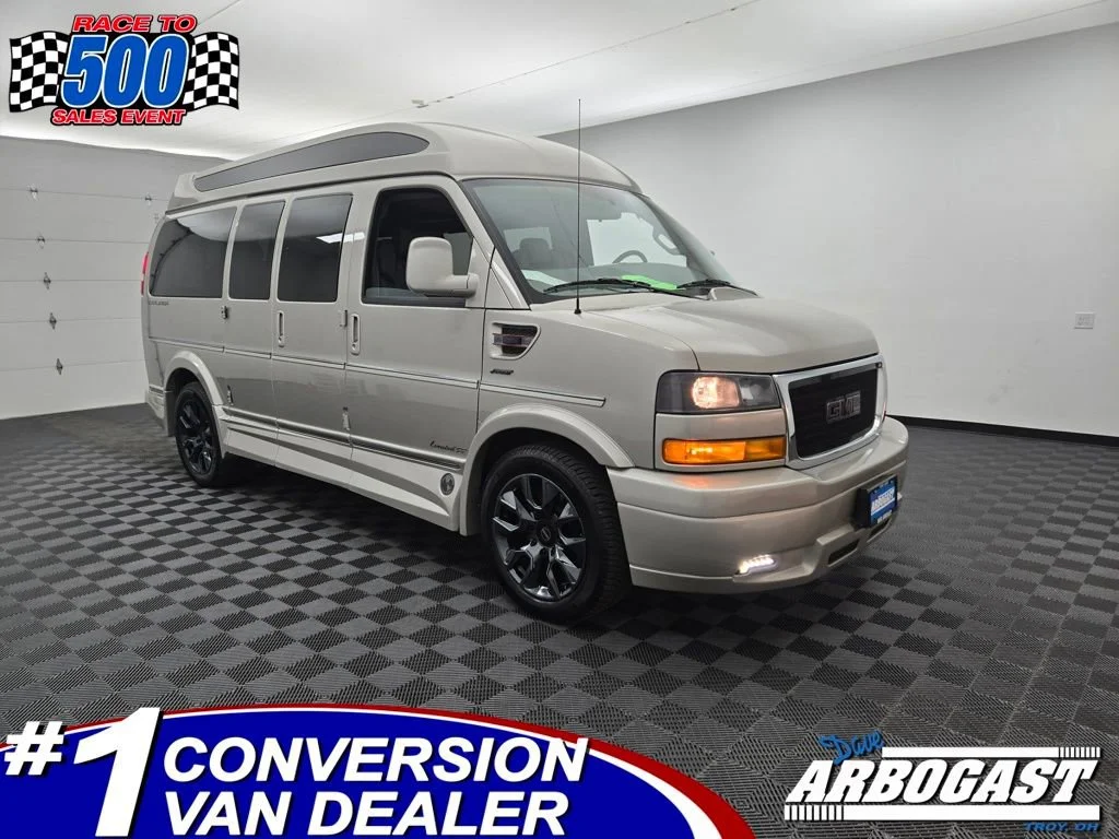 2023 GMC Savana 2500's photo