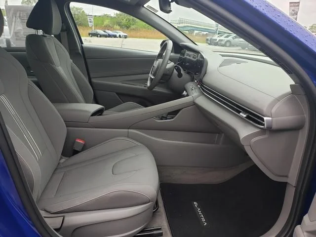 Used 2023 Blue Hyundai SEL image 15