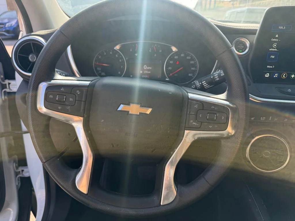 Used 2025 White Chevrolet LT image 23