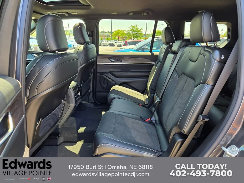 New 2026 Baltic Gray Metallic Clear-Coat Exterior Paint Jeep Laredo image 27