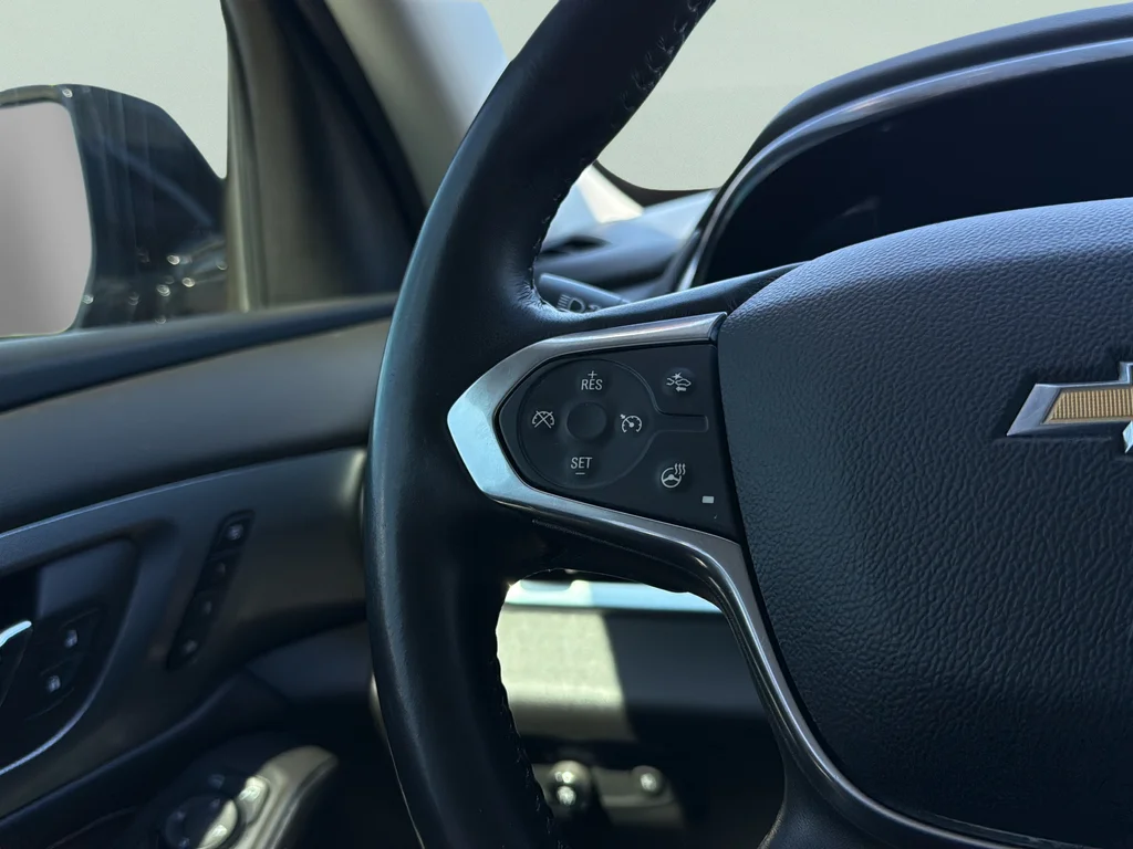 Used 2018 Mosaic Black Metallic Chevrolet Premier image 9