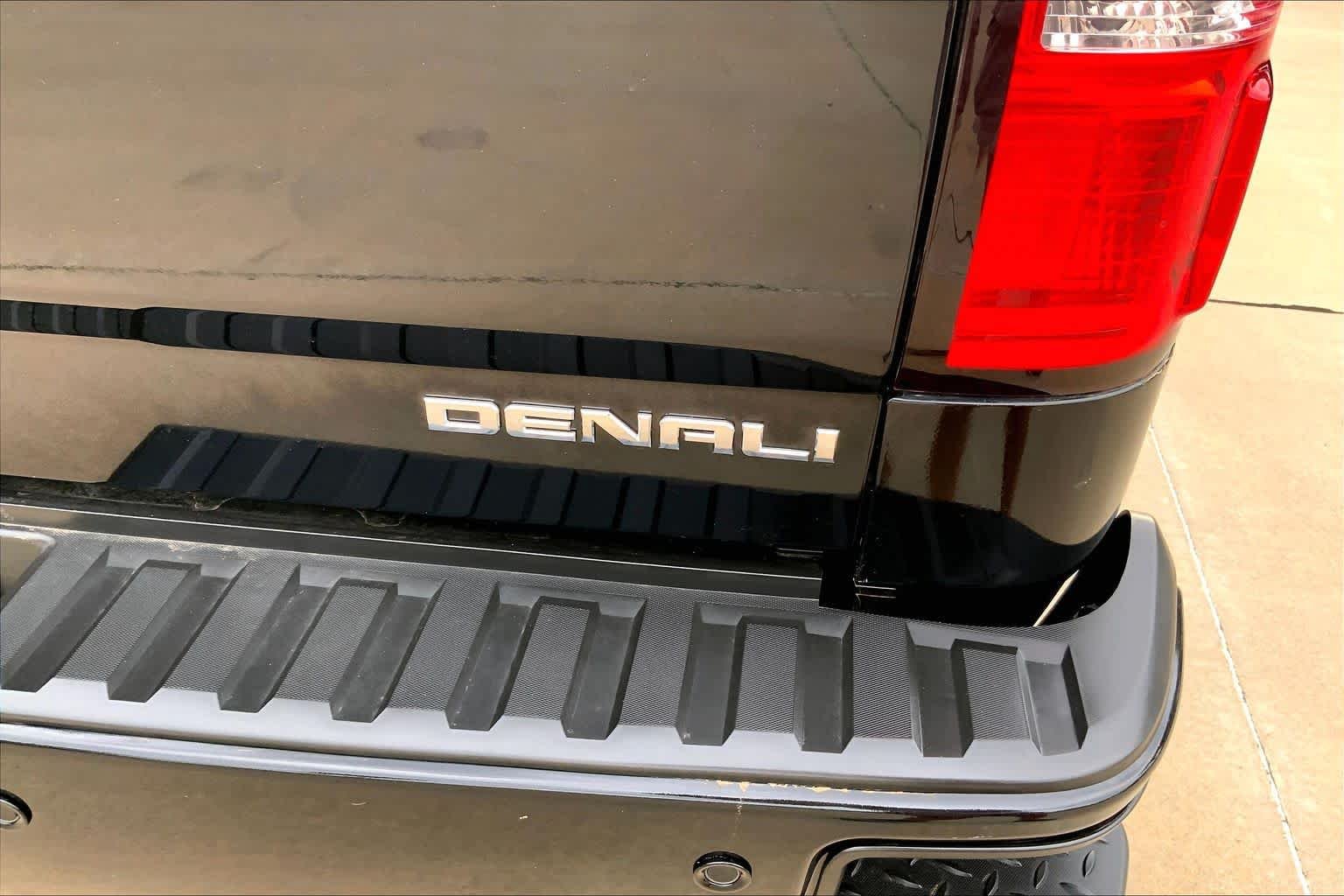 Used 2015 Onyx Black GMC Denali image 10