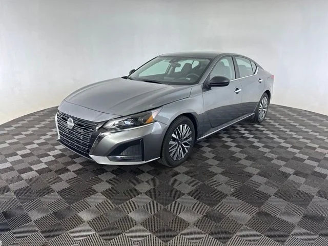 Used 2025 Gray Nissan 2.5 SV image 3