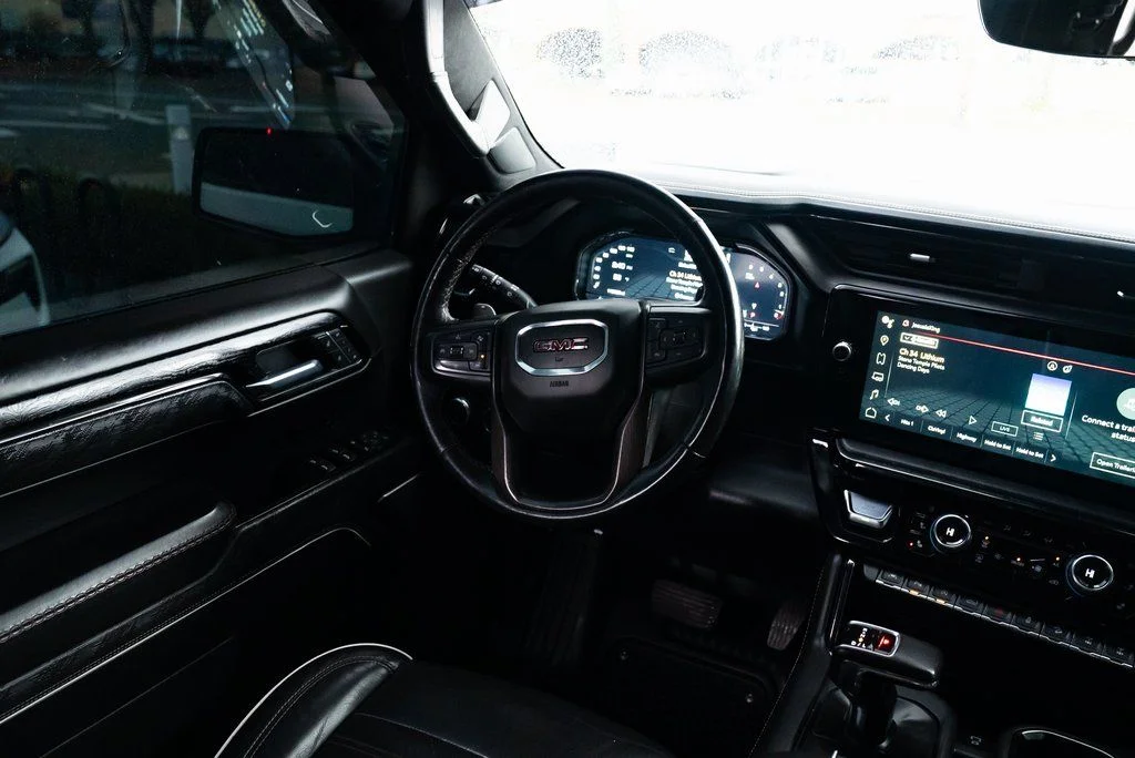Used 2022 White GMC AT4X image 9