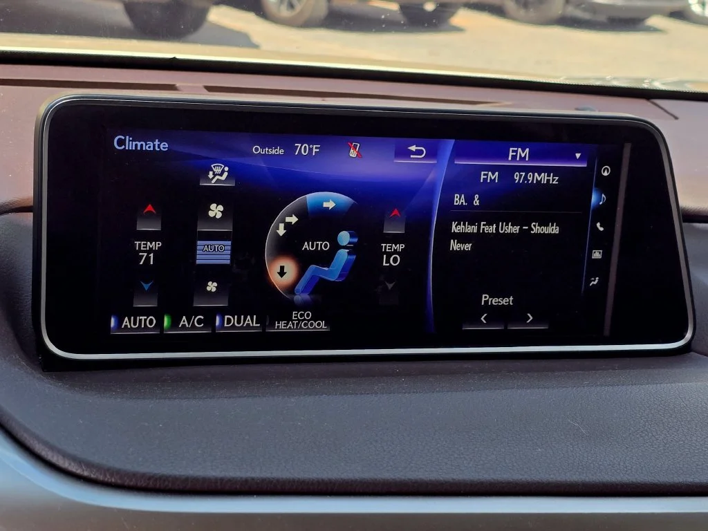 Used 2017  Lexus 350 image 33