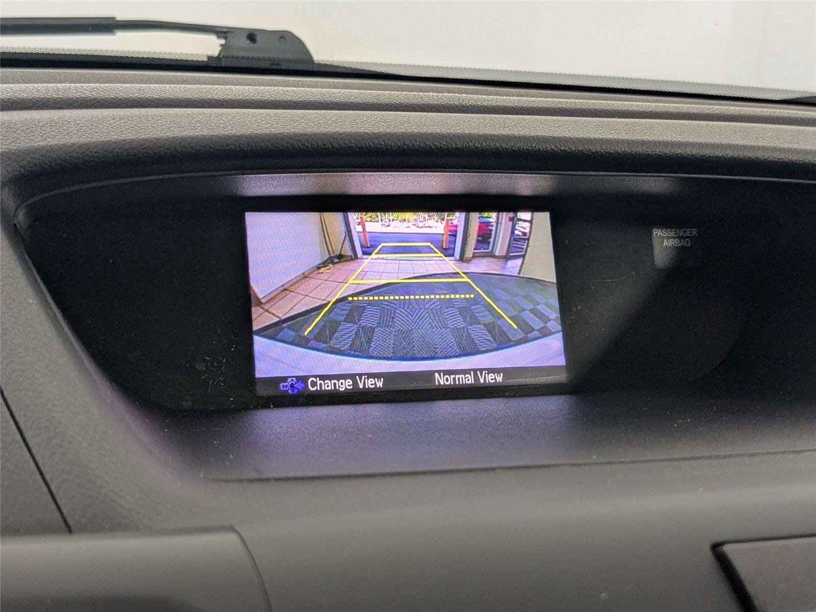 Used 2016 White Diamond Pearl Honda SE image 18
