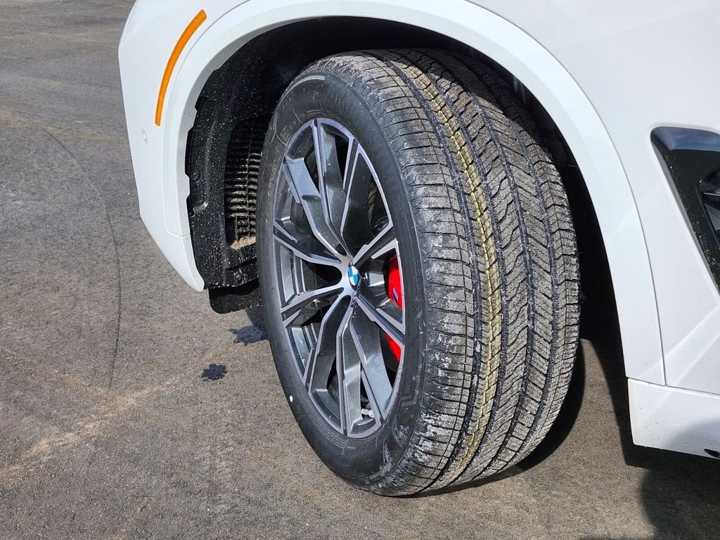Used 2026 White BMW xDrive40i image 32