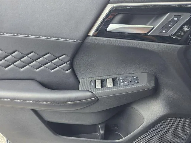 2025 Mitsubishi Outlander Plug-in Hybrid SEL Black Edition - Photo 31